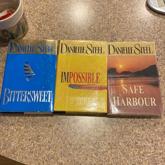 3 Danielle Steel Hardcover Books Bittersweet Safe Harbour & Impossible - Picture 3 of 17